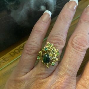 Elegant Faux Gold and Green Stone Cocktail Ring Size 6